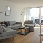 3 Bedroom Amazing Ship In 船上ホテル