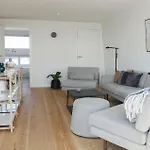 船上ホテル 3 Bedroom Amazing Ship In 5*