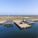 3 Bedroom Amazing Ship In 船上ホテル Neksø