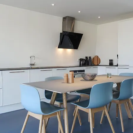 3 Bedroom Amazing Ship In
