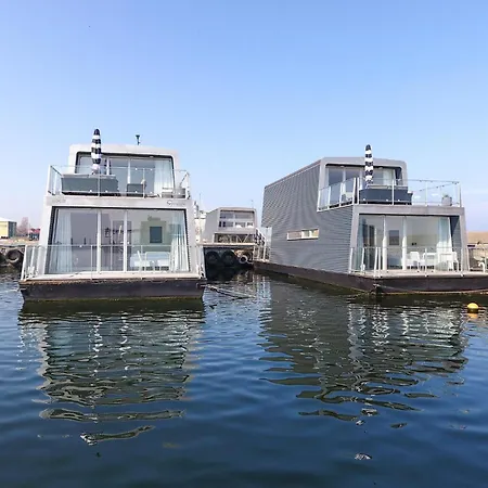 3 Bedroom Amazing Ship In Botel Neksø