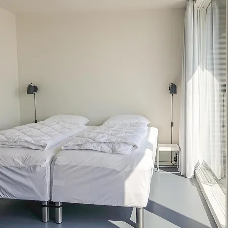 3 Bedroom Amazing Ship In Botel
