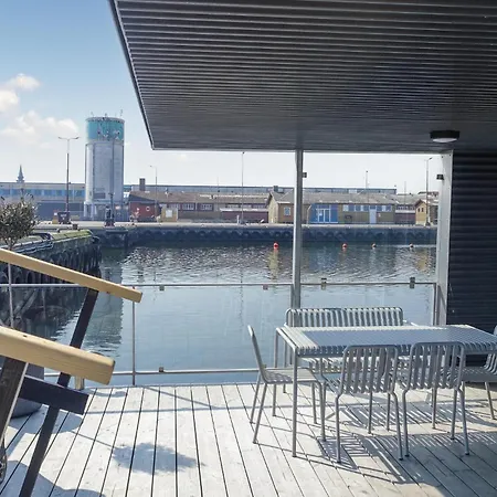 3 Bedroom Amazing Ship In