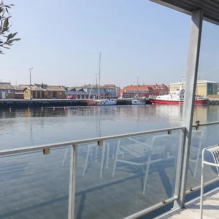 3 Bedroom Amazing Ship In 5* Neksø