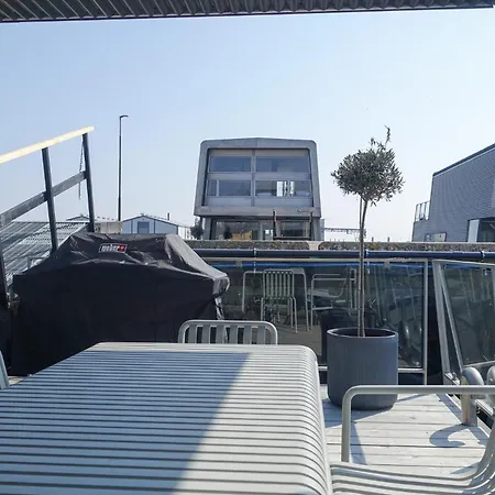 3 Bedroom Amazing Ship In 5* Neksø