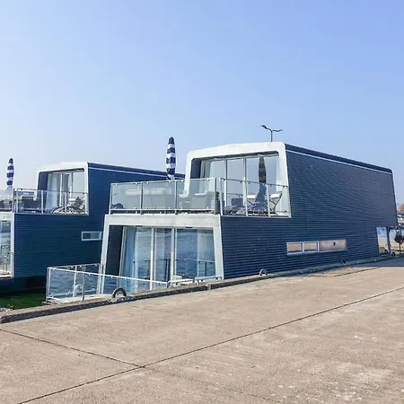 3 Bedroom Amazing Ship In 5*