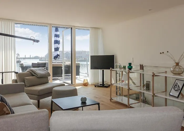 船上ホテル 3 Bedroom Amazing Ship In