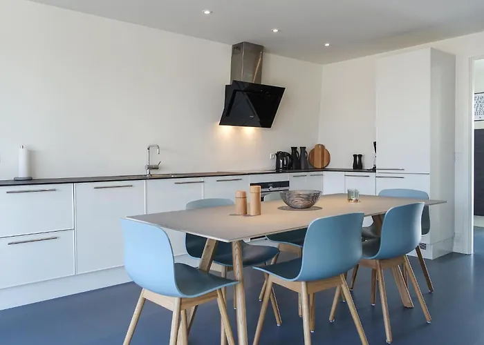 3 Bedroom Amazing Ship In