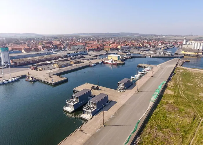 3 Bedroom Amazing Ship In