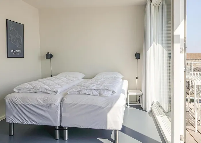 3 Bedroom Amazing Ship In 船上ホテル