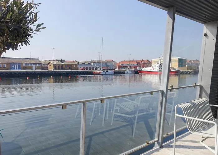 3 Bedroom Amazing Ship In 5* Neksø