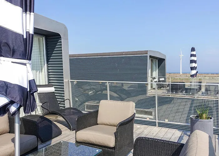 3 Bedroom Amazing Ship In 船上ホテル Neksø